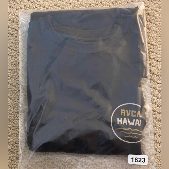 RVCA Hawaii Skate Surf “When In Doubt, Don’t Go Out” Tee Shirt Men XL - Picture 6 of 6